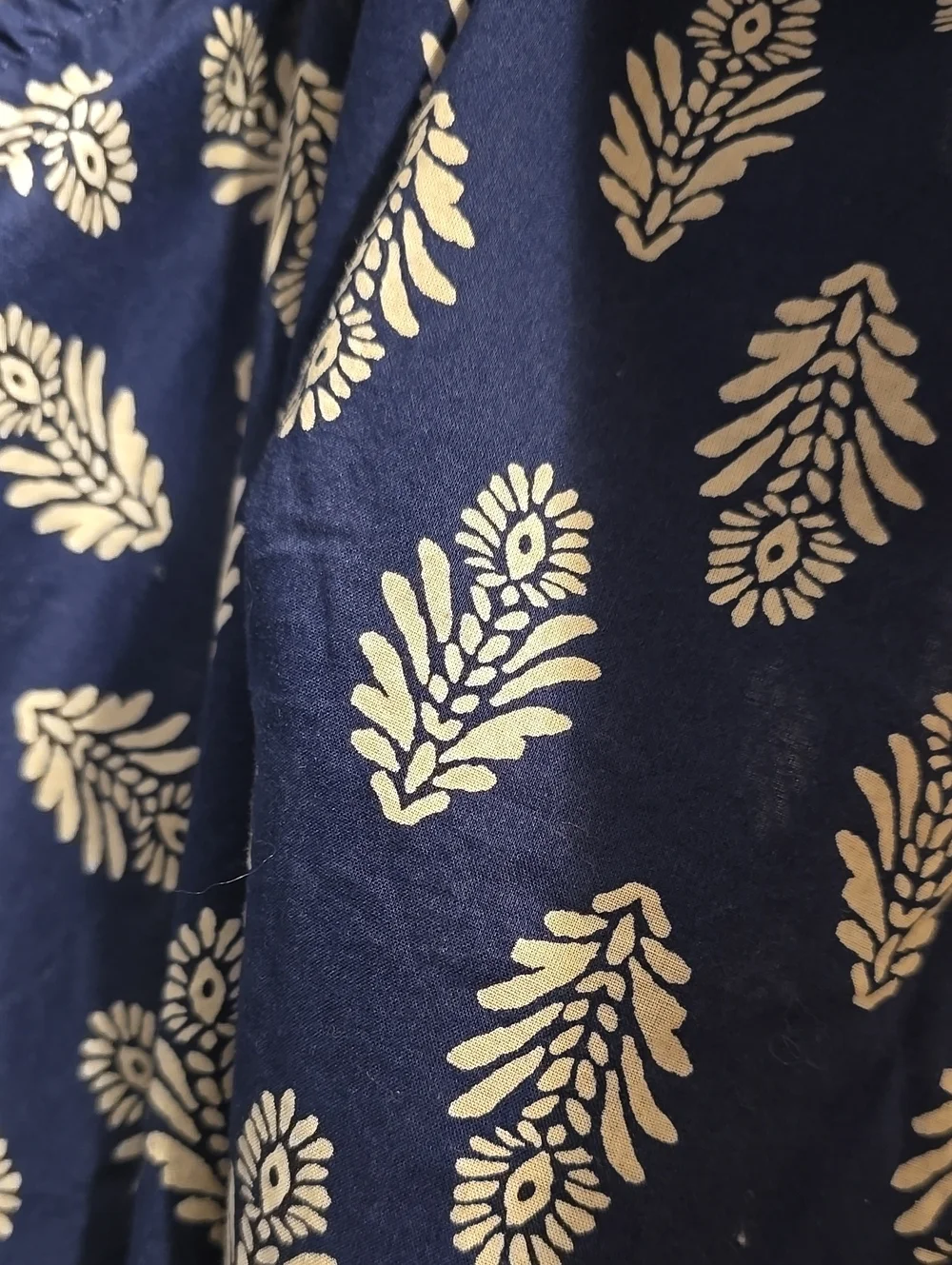 🦋J.Crew Factory Printed Puff-Sleeve Split-Neck Cotton Top Large